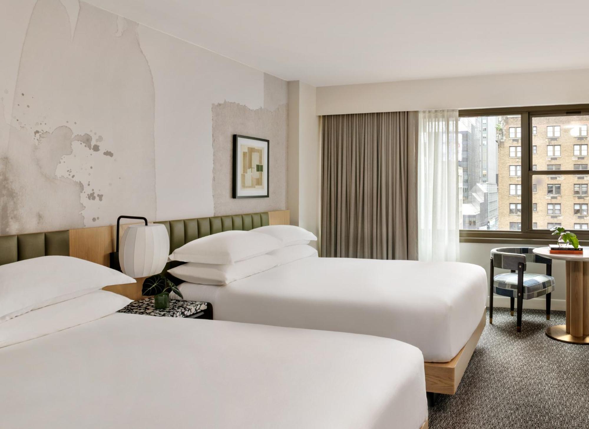 Hotel Kimpton Theta New York - Times Square By Ihg Exteriér fotografie A guest room at the hotel