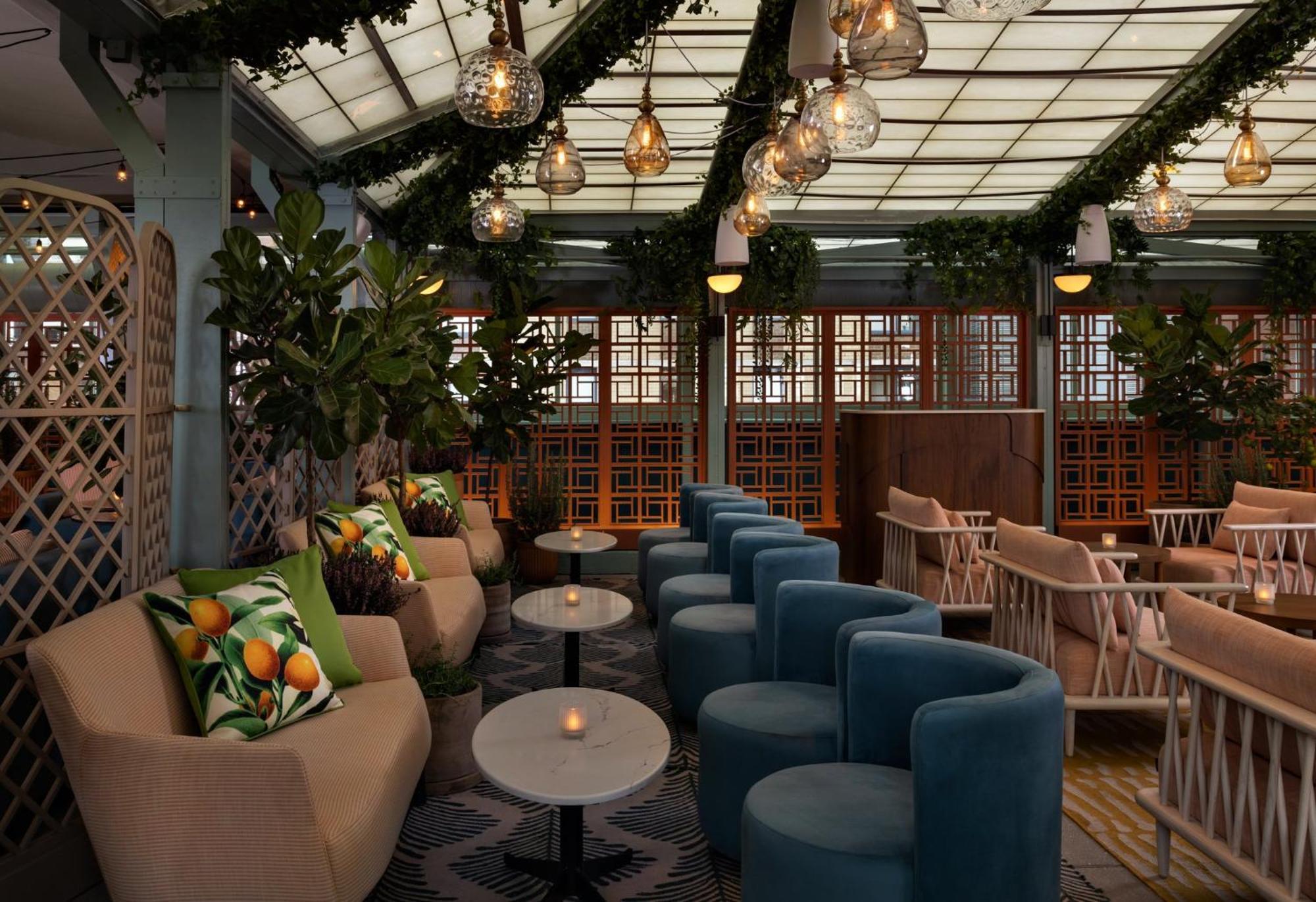 Hotel Kimpton Theta New York - Times Square By Ihg Exteriér fotografie The Terrace at The Standard East Village