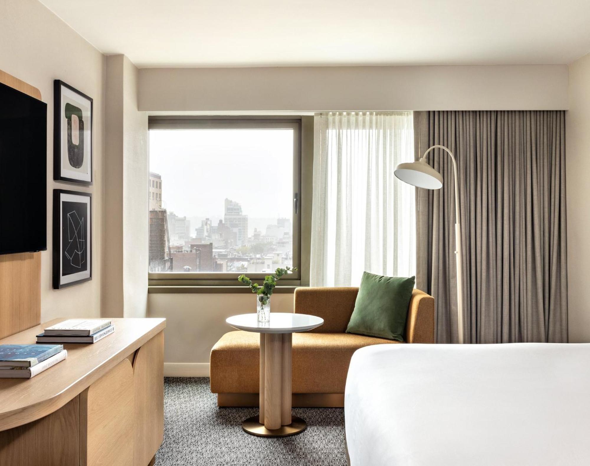 Hotel Kimpton Theta New York - Times Square By Ihg Exteriér fotografie A guest room at the Hotel Commonwealth